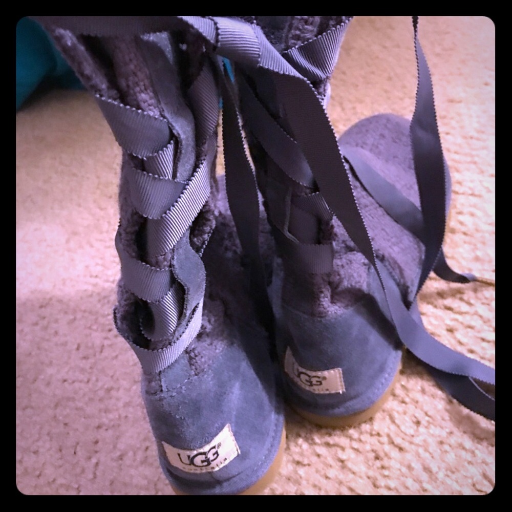 Uggs nwotsize 9 nwot. Deep lavender. Worn once